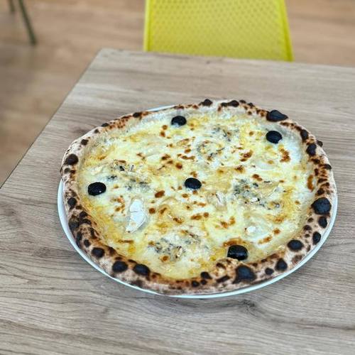 Pizza 5 Fromages — AMO Pizza Buellas