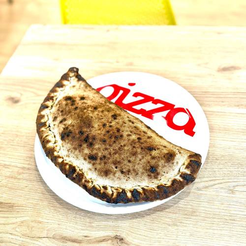 Pizza Calzone — AMO Pizza Buellas